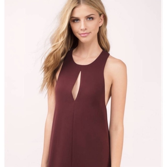 Tobi Dresses & Skirts - Tobi Keyhole Winslet Plum Shift Dress Size M NWT